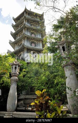 Pagoda sulle Marble Mountains vicino a da Nang, Vietnam Foto Stock