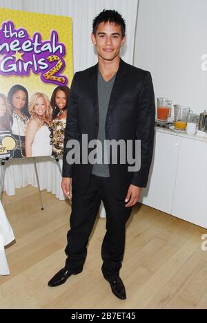 Golan Yosef al Disney Channel 'The Cheetah Girls 2' Photo Op tenuto al Mondrian Hotel - Gallery A a West Hollywood, CA. L'evento si è svolto martedì 1 agosto 2006. Foto di: SBM / PictureLux Foto Stock