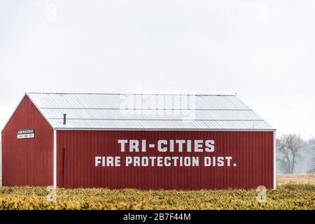 Joplin, USA - 15 ottobre 2019: Cartello su costruzione in Missouri città con colore rosso per Tri-Cities Fire Protection Station Foto Stock