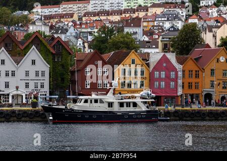 L'imbarcazione da diporto russa Anna ormeggiata nel porto interno di Bergen, Norvegia Foto Stock