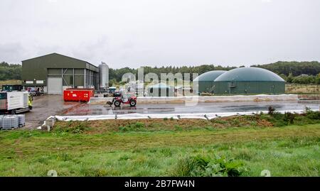 Basingstoke, UK - 23 settembre 2019: Vista dello stabilimento Barfoot Energy Projects che produce biocarburanti dai rifiuti alimentari. Giorno delle piogge nell'Hampshire. Foto Stock