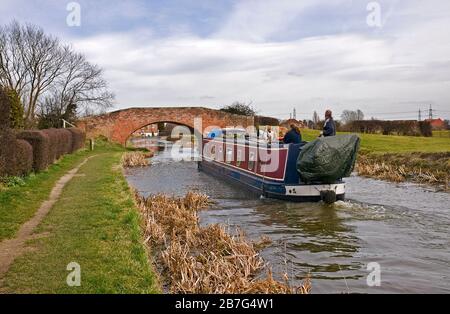 Narrowboat sul canale di Chesterfield a Misterton, Nottinghamshire Foto Stock