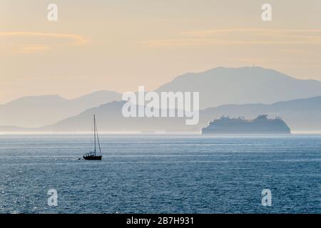 Nave da crociera marittima in Mediterranea Sea Foto Stock