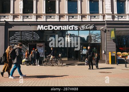 Ristorante McDonald's con McCafe a riga, Lettonia Foto Stock