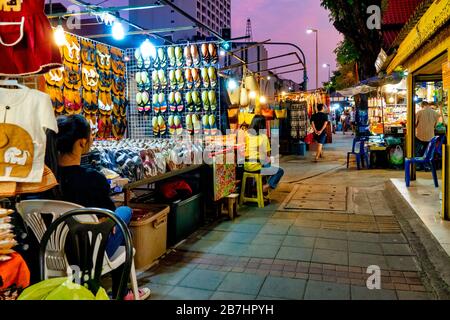 Bazar notturno di Chiang mai, Chiang mai, Thailandia Foto Stock