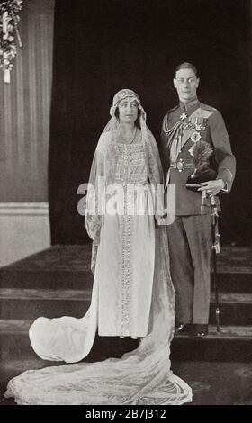 Il Duca e la Duchessa di York nel giorno del matrimonio, 26 aprile 1923. Principe Alberto Federico Arthur George, Duca di York, futuro Giorgio VI, 1895 – 1952. Re del Regno Unito e i domini del Commonwealth britannico. Duchessa di York, futura Regina Elisabetta, la Regina Madre. Elizabeth Angela Marguerite Bowes-Lyon, 1900 – 2002. Moglie di Re Giorgio VI e madre della Regina Elisabetta II Da Re Giorgio il Sesto, pubblicato 1937. Foto Stock