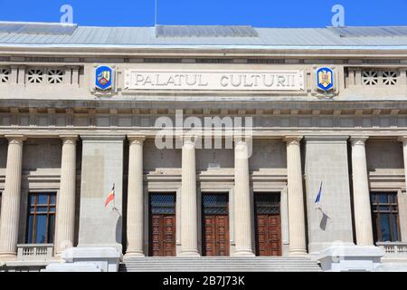 Città Tulcea, Romania. Palazzo municipale di cultura (Palatul Culturii). Foto Stock