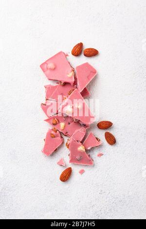 Rosa o rubino, cioccolato cibo alla moda Foto Stock