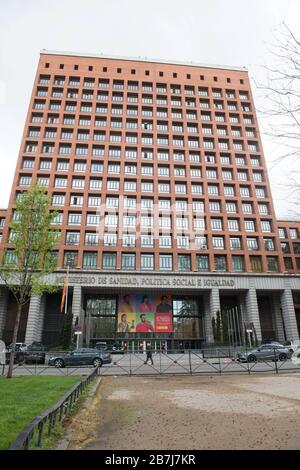 Madrid, Spagna. 16 Marzo 2020. Durante il blocco parziale come parte di uno stato di emergenza di 15 giorni per combattere l'epidemia di coronavirus a Madrid, Spagna 16 marzo 2020 Cordon Press Credit: CORDON PRESS/Alamy Live News Foto Stock