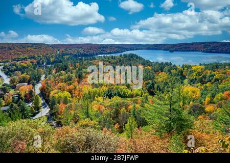 Dorset, Ontario, Canada, Nord America, vista aerea dal fuoco o torre di osservazione Foto Stock