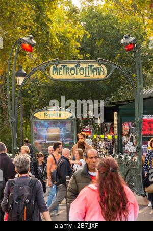 Stazione della metropolitana Blanche Paris France Foto Stock