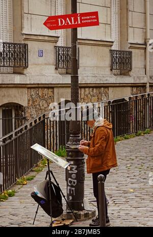 plein aria dipinto su Montmartre Parigi Francia strada Foto Stock