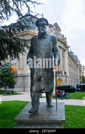 Winston Churchill statua fuori Petit Palace Foto Stock