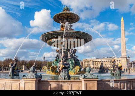 La Fontana marittima a Place de la Concorde - Parigi, Francia Foto Stock