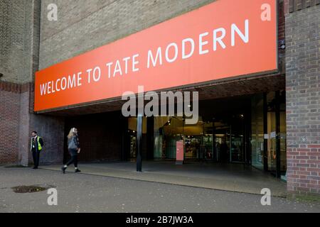 Londra, Regno Unito. 17 marzo 2020. Tate Modern si chiude come preoccupazione per l'intensifica pandemia di Covid-19. Foto Stock