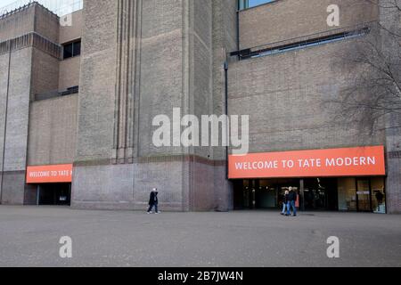 Londra, Regno Unito. 17 marzo 2020. Tate Modern si chiude come preoccupazione per l'intensifica pandemia di Covid-19. Foto Stock