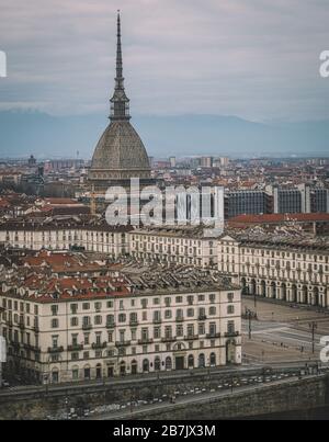 Torino, 15/03/202020Vista generale di Torino dal Monte dei Cappuccini durante l'Italia continua Nationwide Lockdown per controllare Coronavirus spread . Punto Foto Stock