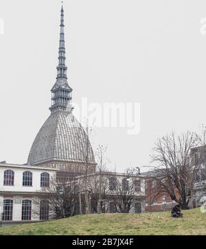 Torino, 15/03/202020Vista generale di Mole Antonelliana a Torino durante l'Italia continua Nationwide Lockdown per controllare Coronavirus Spread . Foto: Fe Foto Stock