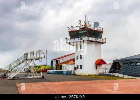 Torre di controllo presso l'aeroporto di Teniente Julio Gallardo che serve Puerto Natales nella regione di Magallanes in Patagonia, Cile meridionale Foto Stock