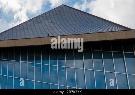 Il Design Museum, Kensington High St, Kensington, London W8; un museo che copre prodotti, industriale, grafico, moda e design architettonico. Foto Stock