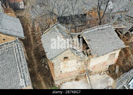 Veduta aerea del villaggio di Yaojiapo, Yuncheng, provincia di Shanxi, Cina del nord, 4 gennaio 2020. Yaojiapo Village, un villaggio di 400 anni che un tempo Foto Stock