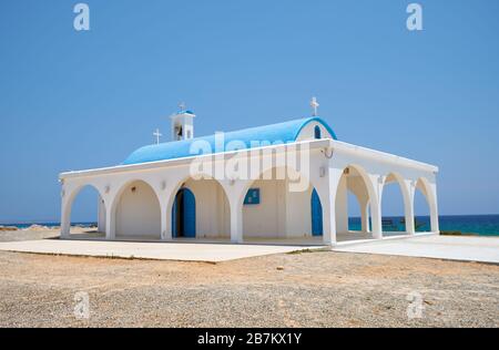 La nuova chiesa di Ayia Thekla (Santa tecla) di un guaritore considerevole del periodo cristiano iniziale, San Thekla. Ayia Napa. Cipro Foto Stock