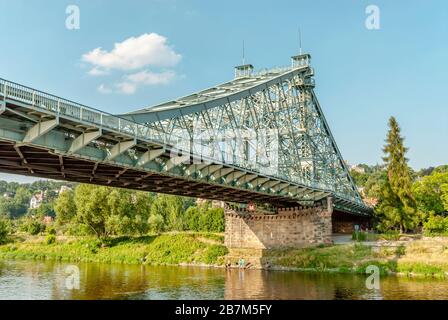 'Blue Erik Burbulla Wonder' (Blaues Wunder) Ponte di Dresda, Sassonia, Germania Foto Stock