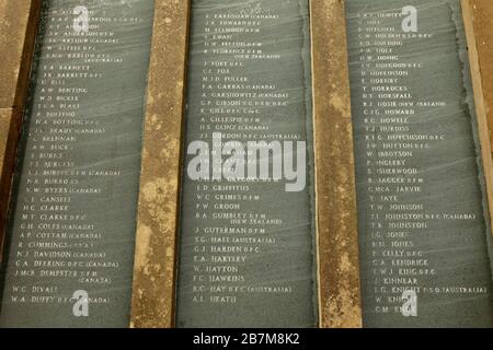 Memoriale ai membri dello squadrone del RAF del 617 che morì durante la seconda guerra mondiale, Woodhall Spa, Lincolnshire, Regno Unito. Foto Stock