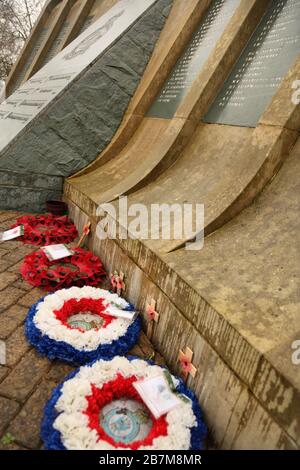 Memoriale ai membri dello squadrone del RAF del 617 che morì durante la seconda guerra mondiale, Woodhall Spa, Lincolnshire, Regno Unito. Foto Stock