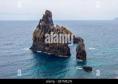 Visualizza Ponta sao lourenco madeira punto est sentiero escursionistico stormy mare meteo paesaggio all'aperto concetto Foto Stock