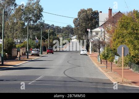 Tipiche strade australiane intorno alla città di Narrogin, Australia Occidentale Foto Stock