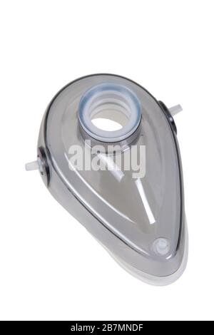 Moderna maschera medica in ambu grigio per ventilazione polmonare artificiale isolata su fondo bianco Foto Stock