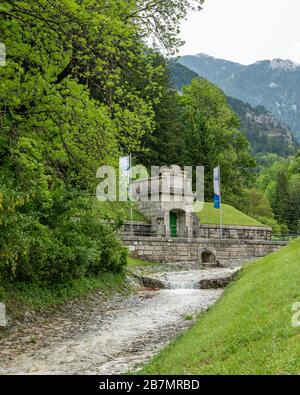 Kaiserbrunn, Austria - 30 maggio 2019: Inizio del primo gasdotto della Primavera della montagna di Vienna a Kaiserbrunn. Una parte importante dell'approvvigionamento idrico di Vienna è fr Foto Stock