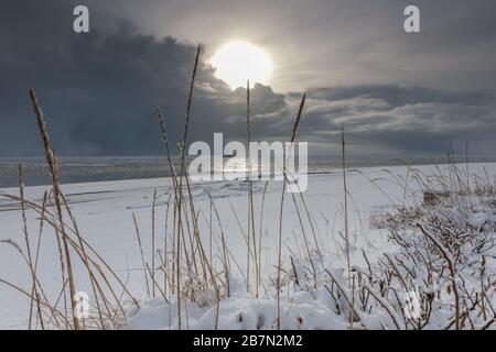 Inverno estremo sull'isola di Föhr, Mare del Nord, Patrimonio dell'Umanità dell'UNESCO, Frisia del Nord, Schleswig-Holstein, Germania del Nord, Europa Foto Stock