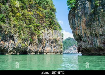 Isola di Hong nel Parco Nazionale di Ao Phang-nga in Thailandia Foto Stock