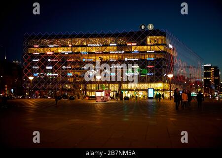 Copenhagen, capitale della Danimarca, City Hall Square, centro commerciale moderno Foto Stock