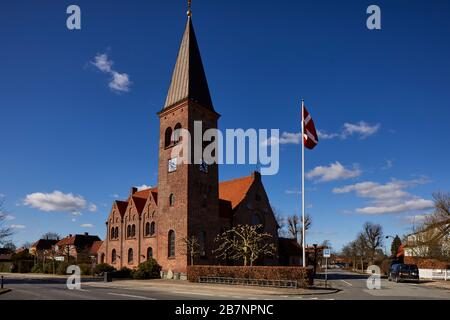 Copenhagen, Danimarca Chiesa di Skovshoved mattoni rossi Grande Chiesa Folcloristica Danese Foto Stock