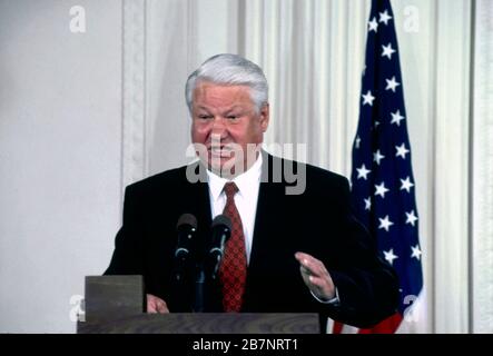 Washington, DC. USA, 27 settembre 1994 il presidente russo Boris Yeltsin esprime le sue osservazioni durante la conferenza stampa congiunta con il presidente americano William Clinton nella stanza orientale della Casa Bianca. Credito: Mark Reinstein / MediaPunch Foto Stock