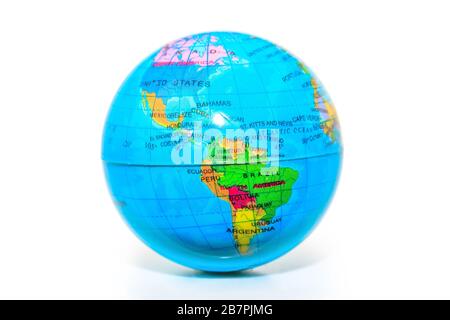 globo mondiale isolato su sfondo bianco. Faccia americana del pianeta terra. Foto Stock