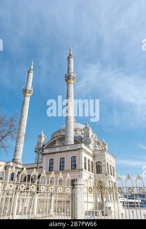 Moschea Ortakoy (turca; Ortaköy Camii o Büyük Mecidiye Camii) a Besiktas, istanbul. Foto Stock