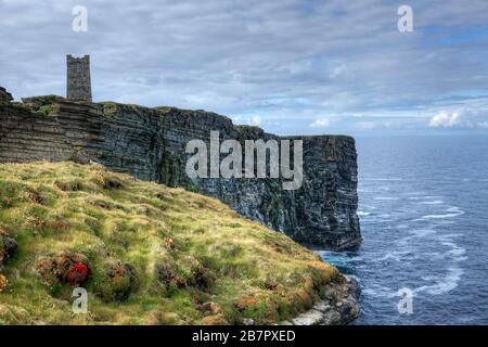 Vista del Kitcheners Memorial a Marwick Head a Orkney, Scozia Foto Stock