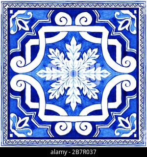 Sciarpa a bandana con piastrelle Azulejos portoghese. Tradizionale decorazione di piastrelle di mosaico Portoghese. Grafica blu acquerello. Ceramiche antiche, titolabili, patrimonio. Vecchio pannello dipinto con motivi floreali Foto Stock