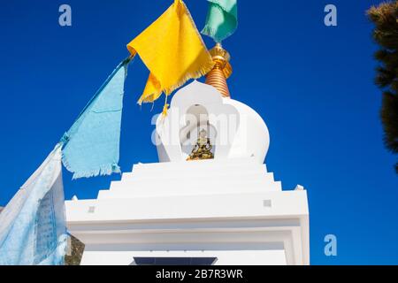 Benalmádena Stupa. Stupa di Illuminacion a Benalmadena, Malaga, Spagna. Foto Stock