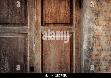 Vecchio legno grunge semplice finestra in annata con la vignettatura. Foto Stock