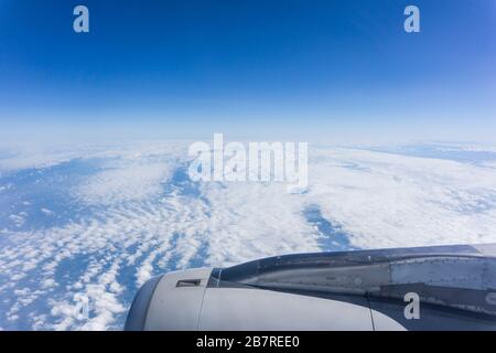 vista aerea dalla finestra dell'aereo Foto Stock