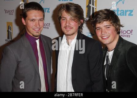 Isaac Hanson, Taylor Hanson e Zac Hanson all'Hollywood Film Festival 10th Annual Hollywood Awards Gala Ceremony tenuto al Beverly Hilton Hotel a Beverly Hills, CA. L'evento si è svolto lunedì 23 ottobre 2006. Foto di: SBM / PictureLux - riferimento file 33984-7850SBMPLX Foto Stock