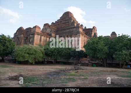 Myanmar: Tempio di Bagan- Dhamayan Gyi, A.D. 1163-1163. Vista generale da Nord-Est. Foto Stock
