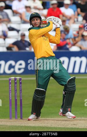 Alex Hales in azione di batting per Notts Outlaws Foto Stock