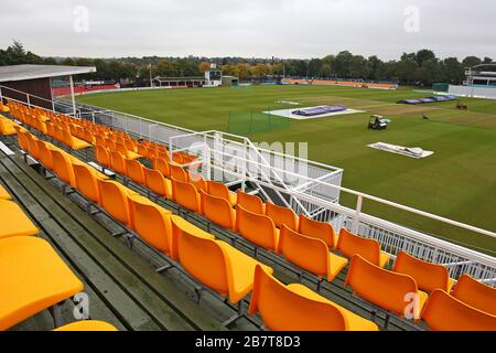 Vista generale di Grace Road mentre la pioggia ritarda l'inizio della partita durante il Leicestershire CCC vs Essex CCC, Day Two Foto Stock