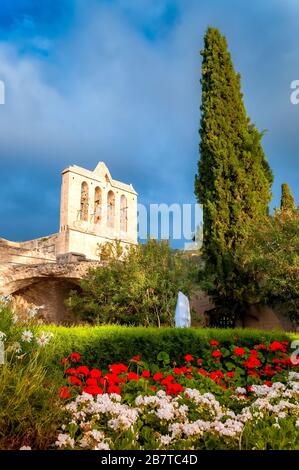 Abbazia di Bellapais nel nord di Cipro Foto Stock